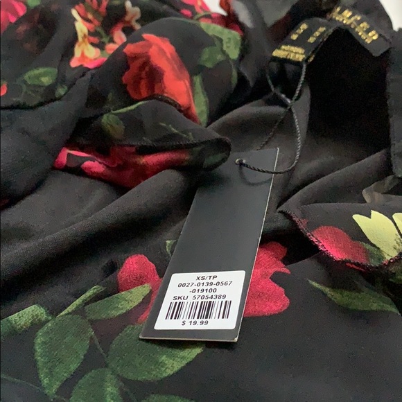 Floral deep plunging neckline cropped - Picture 3 of 3